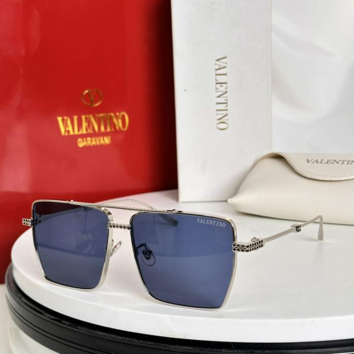 Picture of Valentino Sunglasses _SKUfw66051124fw